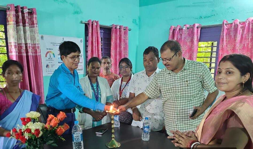 बाबुदाहा व पोखरिया में लगे शिविर, लिये गये आवेदन