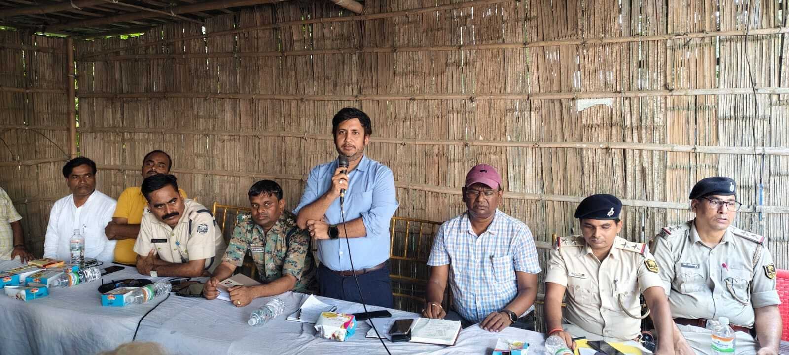 असामाजिक गतिविधियों को समाज से रखें दूर-एसडीएम