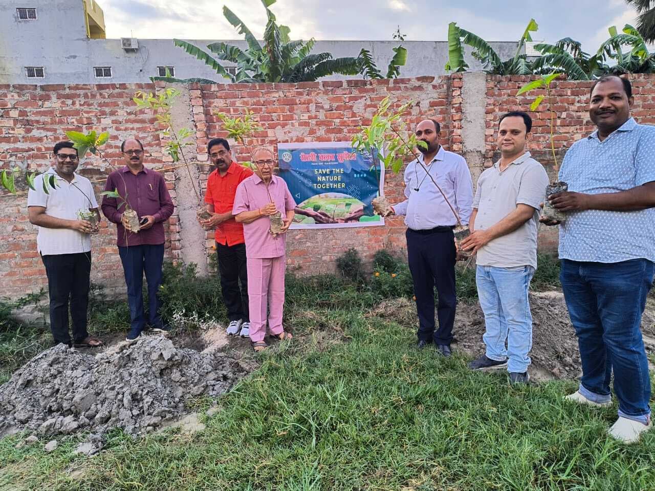 रोटरी सत्र 2025-26 की शुरुआत पौधरोपण के साथ, पर्यावरण संरक्षण का दिया संदेश