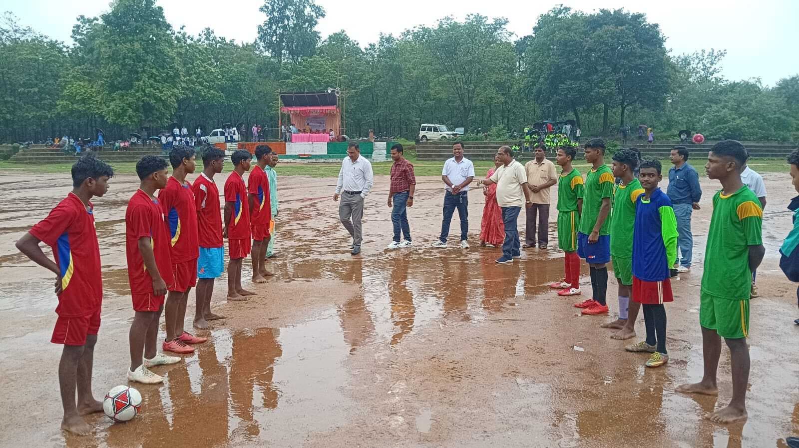 उद्घाटन मैच में एसएस तपकारा व संत अन्ना बालिका विद्यालय तोरपा विजयी