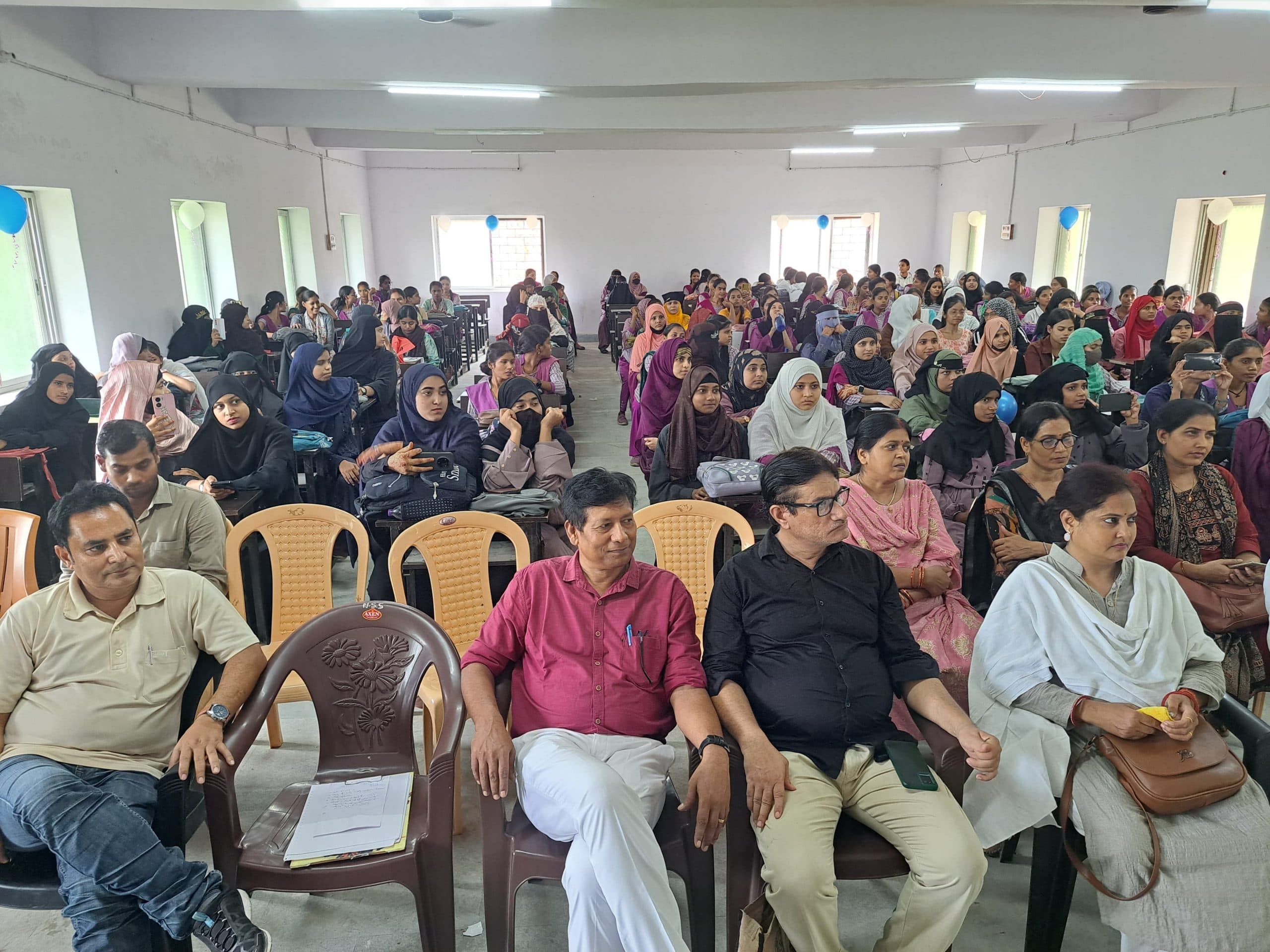 लोकतांत्रिक मूल्यों की रक्षा से जुड़ी है पत्रकारिता की अस्मिता : प्रो कंचन गुप्ता