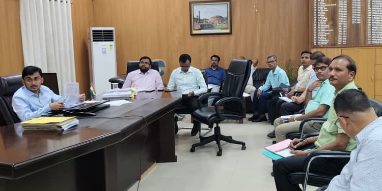 मतदाता सूची पुनरीक्षण : प्रतिदिन न्यूनतम 20,000 फॉर्म अपलोडिंग का टास्क