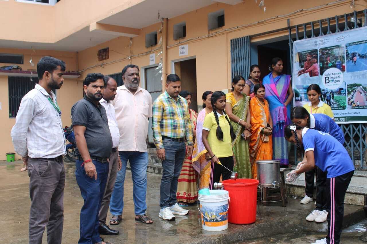 बुंडू नगर पंचायत में चला सफाई अपनाओ और बीमारी भगाओ अभियान