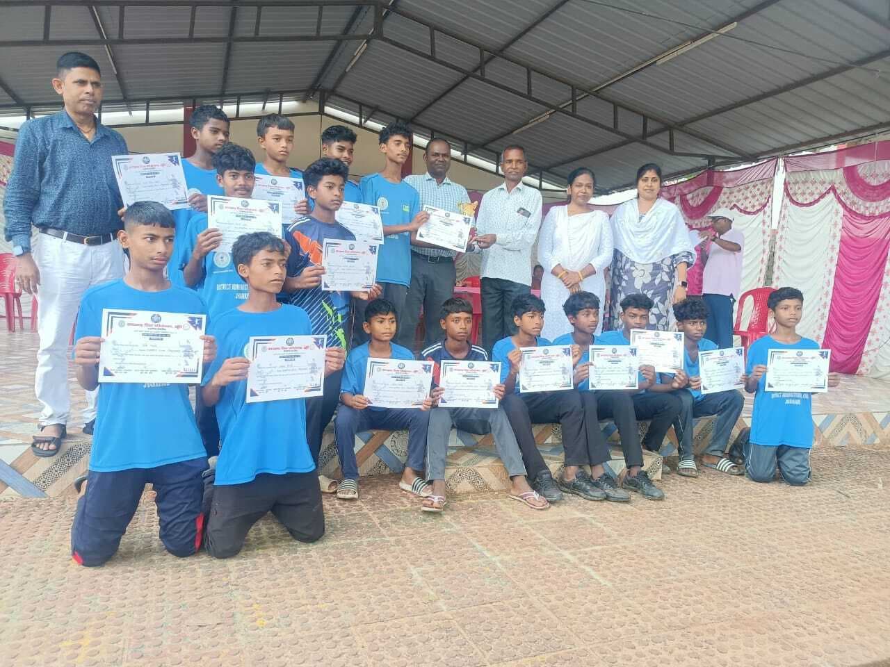 सुब्रतो मुखर्जी फुटबॉल में स्कूली बच्चों ने दिखाये खेल के हुनर