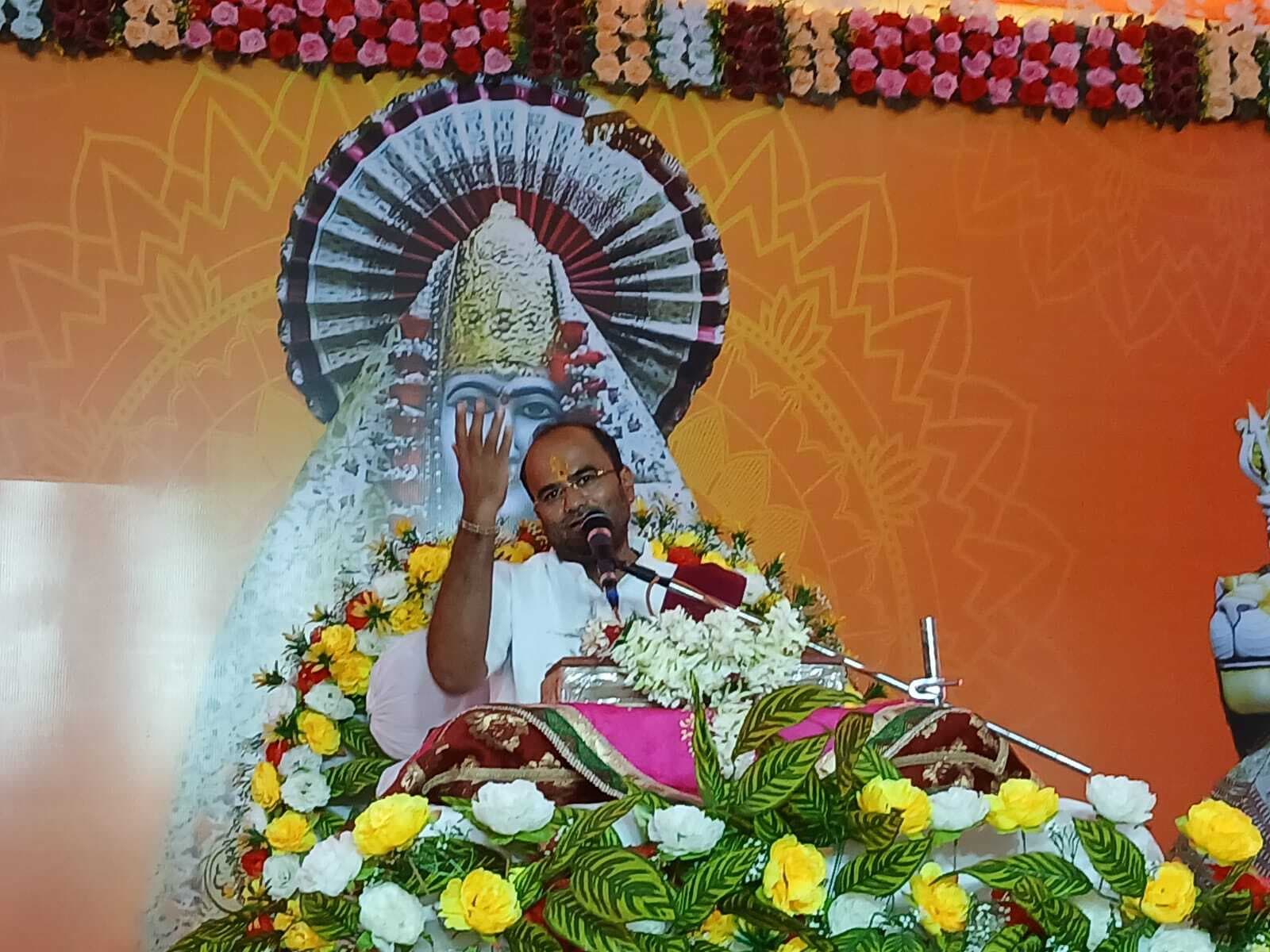 माता-पिता के चरणों में ही सभी तीर्थ स्थान : कौशिक जी महाराज