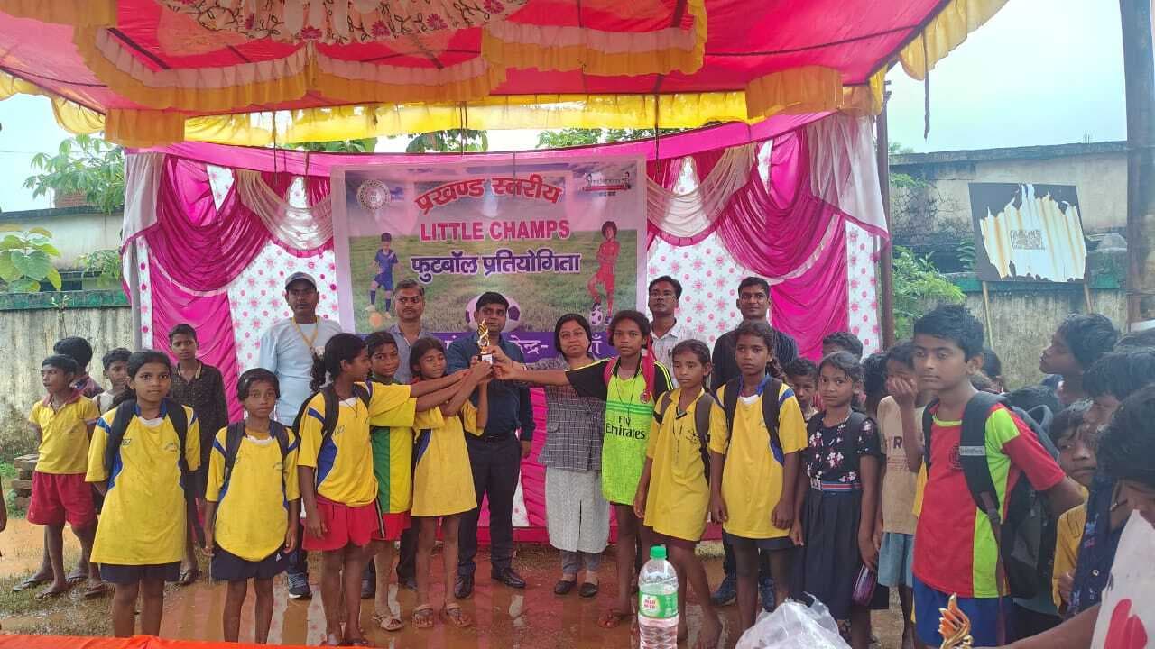 लिटिल चैंप में बच्चों ने दिखायी अपनी प्रतिभा