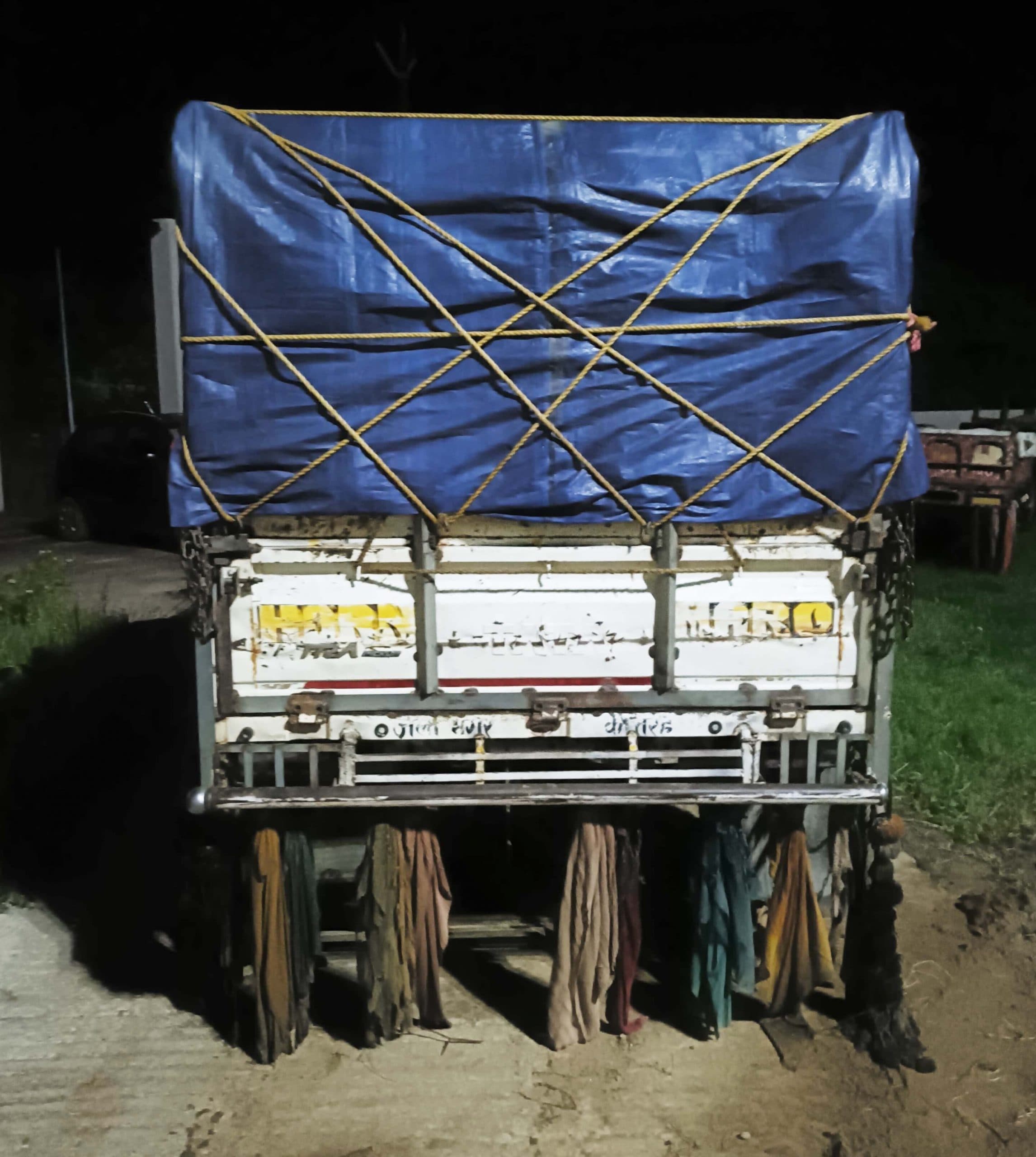 अवैध बालू लदा पिकअप जब्त