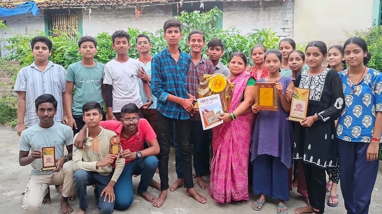 क्विज प्रतियोगिता में अविनाश व अर्पित रहे विजेता