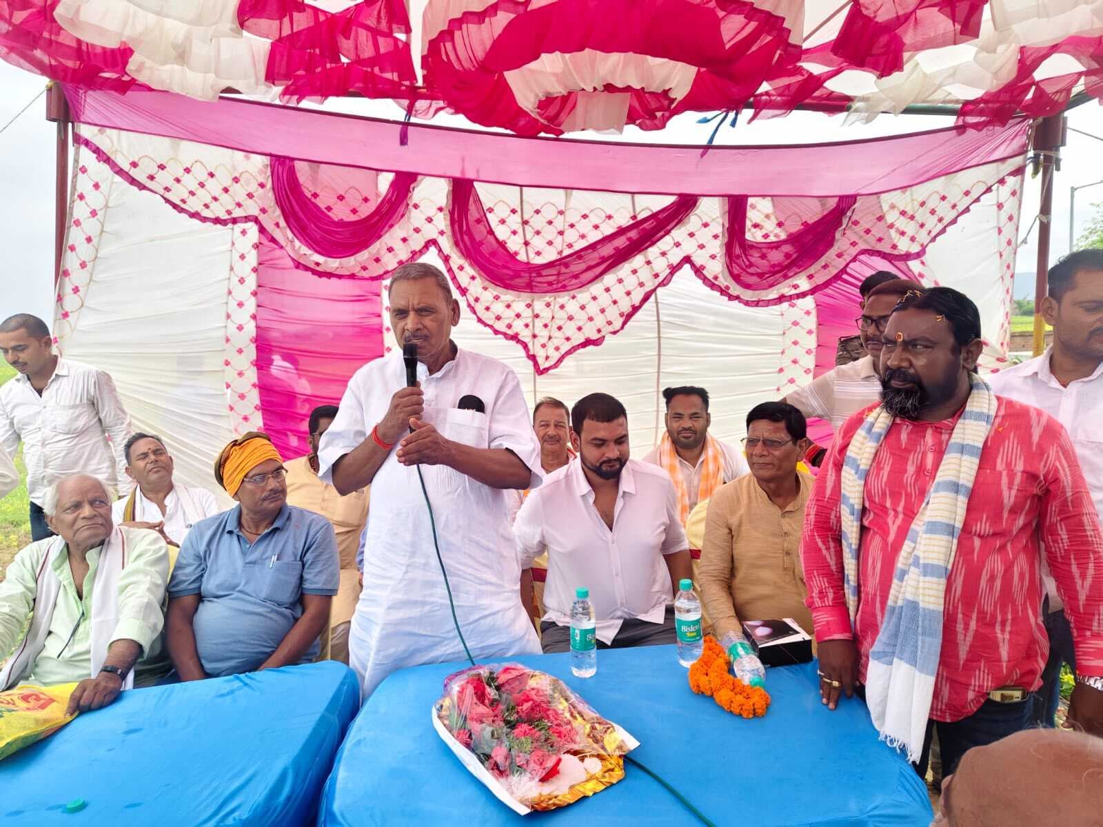 विधायक ने सामुदायिक भवन का किया शिलान्यास