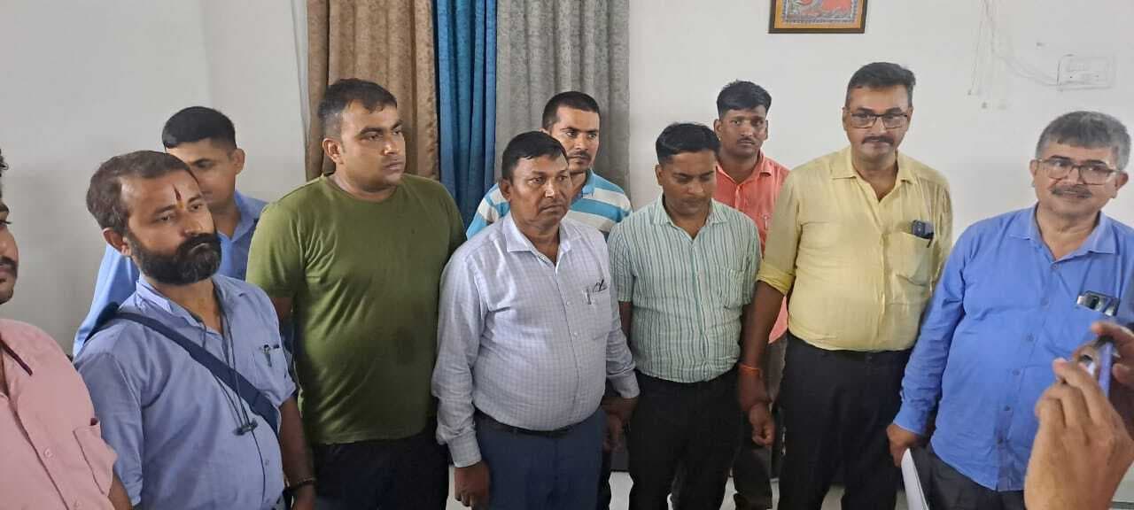 Madhubani News : रहिका सीओ और नाजिर घूस तेले चढ़े निगरानी के हत्थे