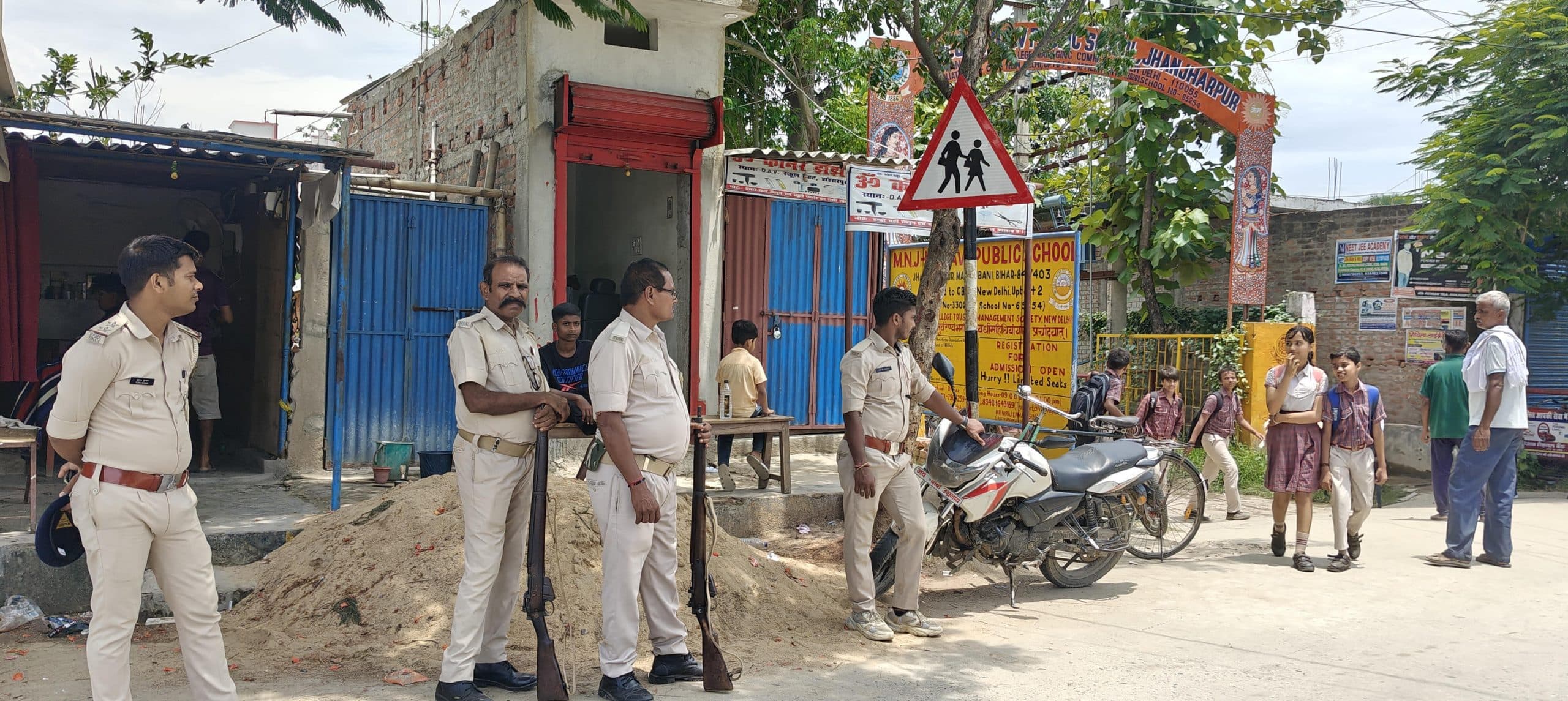 Madhubani News : चिकित्सक पुत्र अपहरण मामले में तीन संदिग्ध को हिरासत में लेकर पुलिस कर रही पूछताछ