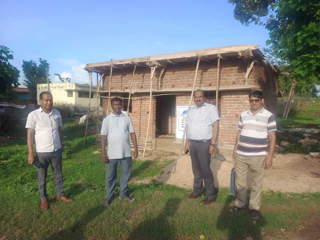 Giridih News :डीआरडीए निदेशक ने किया पंचायतों का दौरा