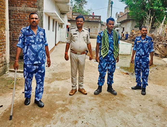 Gaya News : धार्मिक झंडा लगाने को लेकर विवाद व मारपीट, 12 लोग घायल