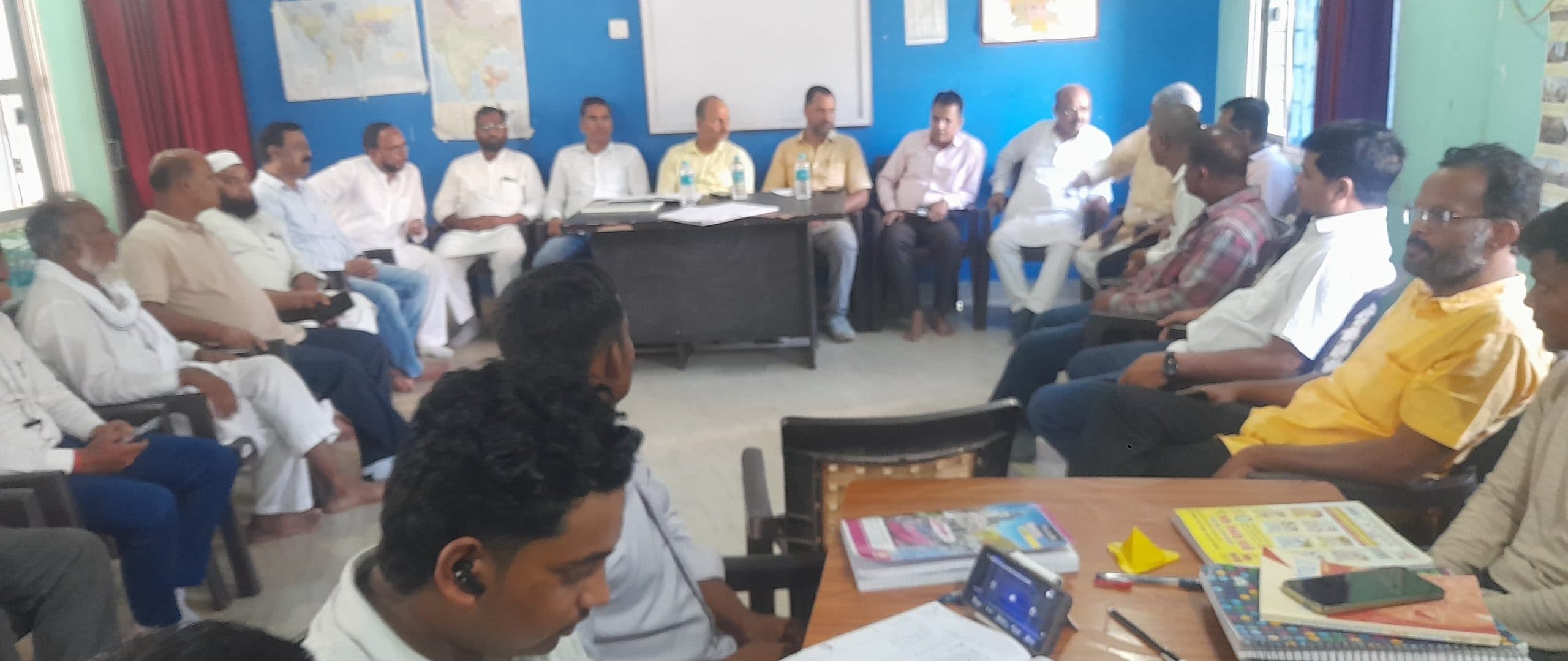 Giridih News :मां सरस्वती पुस्तकालय के विकास को ले मंत्रणा