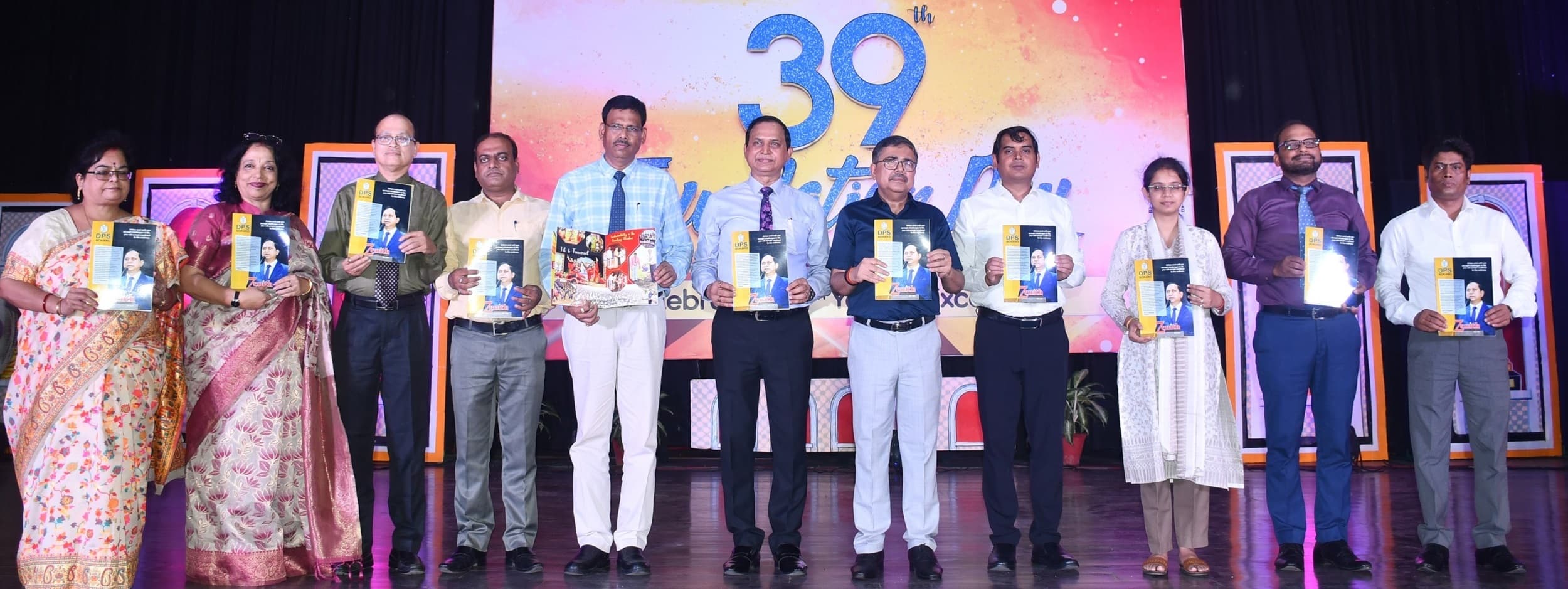 Bokaro News : संघर्ष को पूंजी बनाते हुए राष्ट्र-निर्माण में करें सहयोग : डीसी