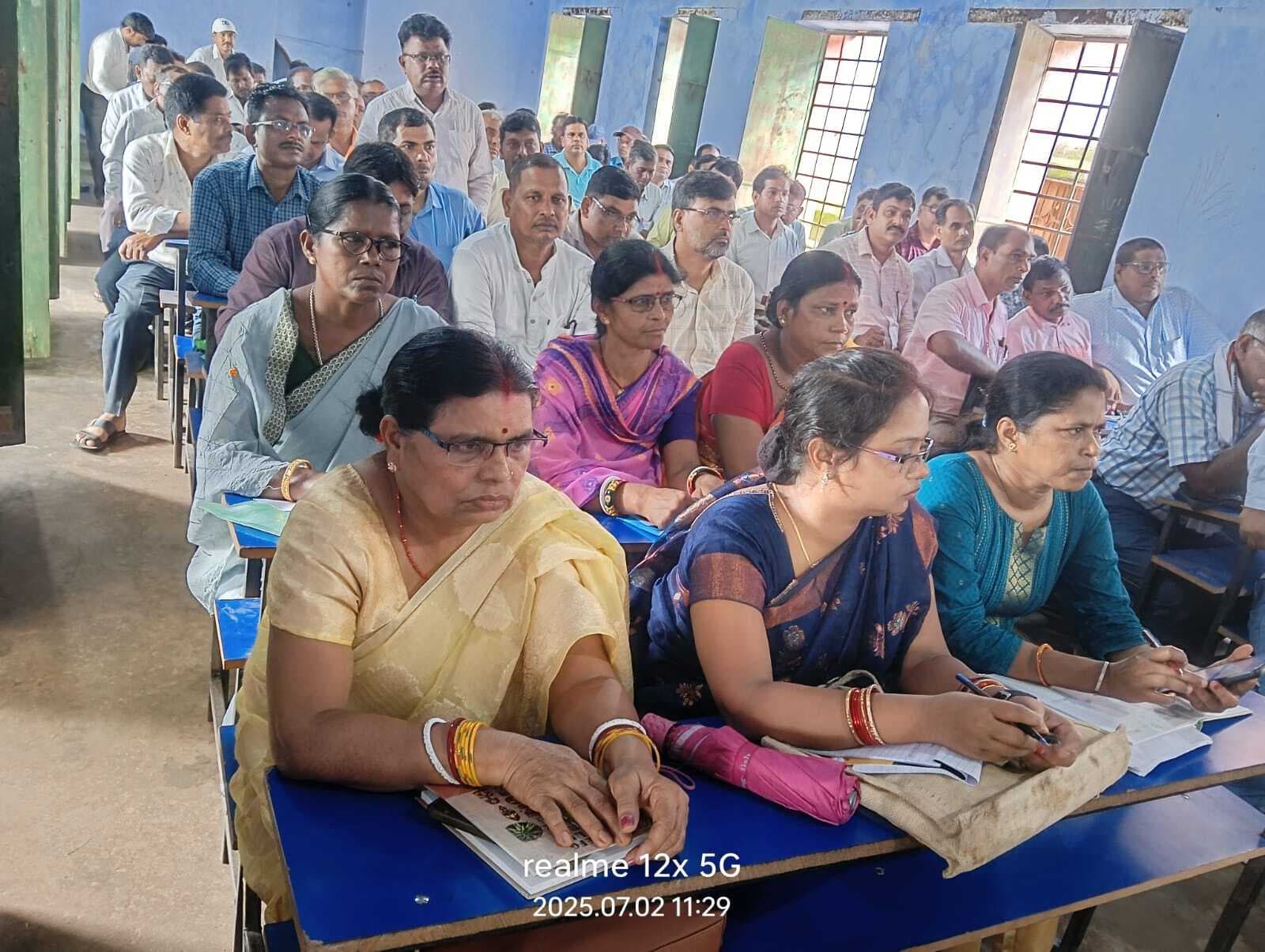 मासिक गुरु गोष्ठी में छात्रवृत्ति सूची जमा करने का निर्देश