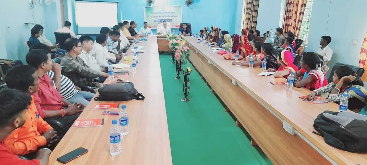 बिरसा हरित ग्राम योजना के तहत किसानों को बागवानी का दिया प्रशिक्षण