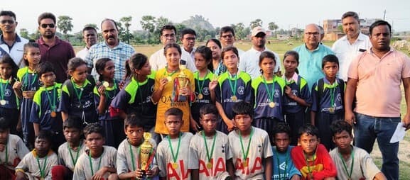 पथरगामा : खैरबन्नी और कस्तूरबा की टीमों ने लहराया परचम