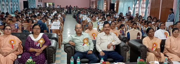 Bokaro News : कार्मेल में बेहतर प्रदर्शन करने वाले विद्यार्थी सम्मानित