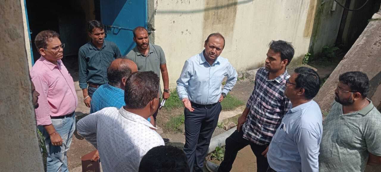 Bokaro News : नवनिर्मित सड़क की गिट्टी व चिप्स उखड़ने पर जतायी नाराजगी