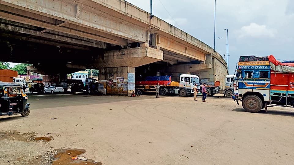 east singhbhum news: बहरागोड़ा में 23 घंटे के बाद जाममुक्त हुआ नेशनल हाइवे