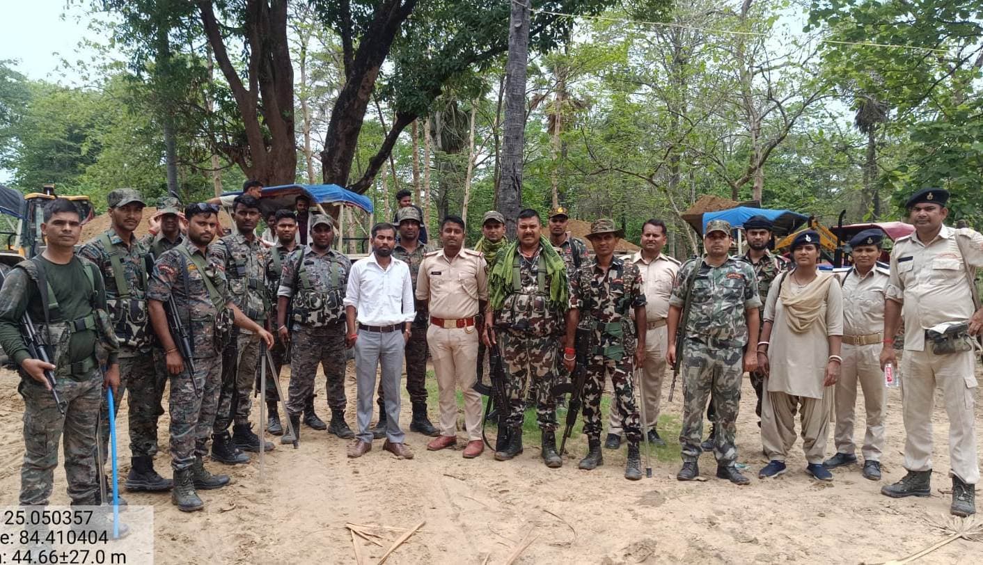 डंप किये गये बालू जब्त, एक सप्ताह के भीतर चार प्राथमिकी दर्ज