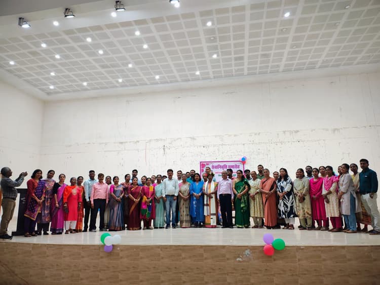 सेवानिवृत्त बिरसा कॉलेज की प्राचार्या को दी गयी विदाई