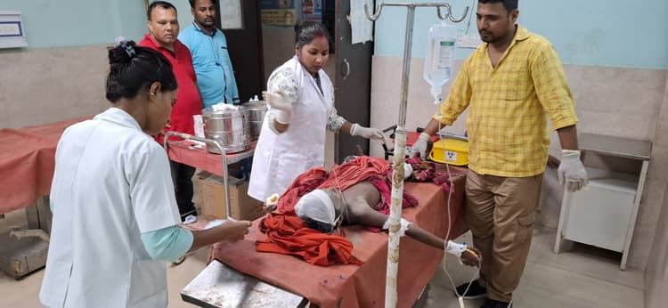 ट्रैक्टर के झायल के नीचे दबकर बच्चा घायल