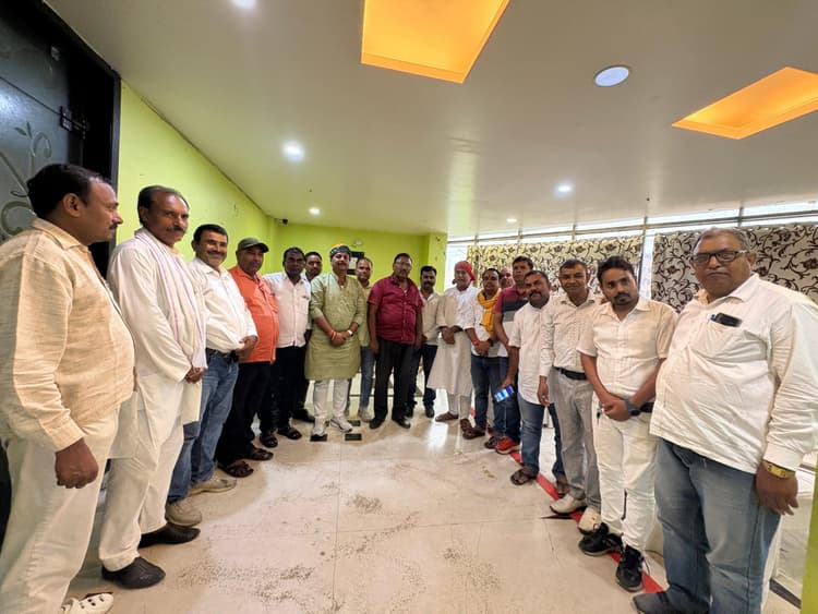 औरंगाबाद में दो सीटों पर चुनाव लड़ने की हम कार्यकर्ताओं ने उठायी मांग