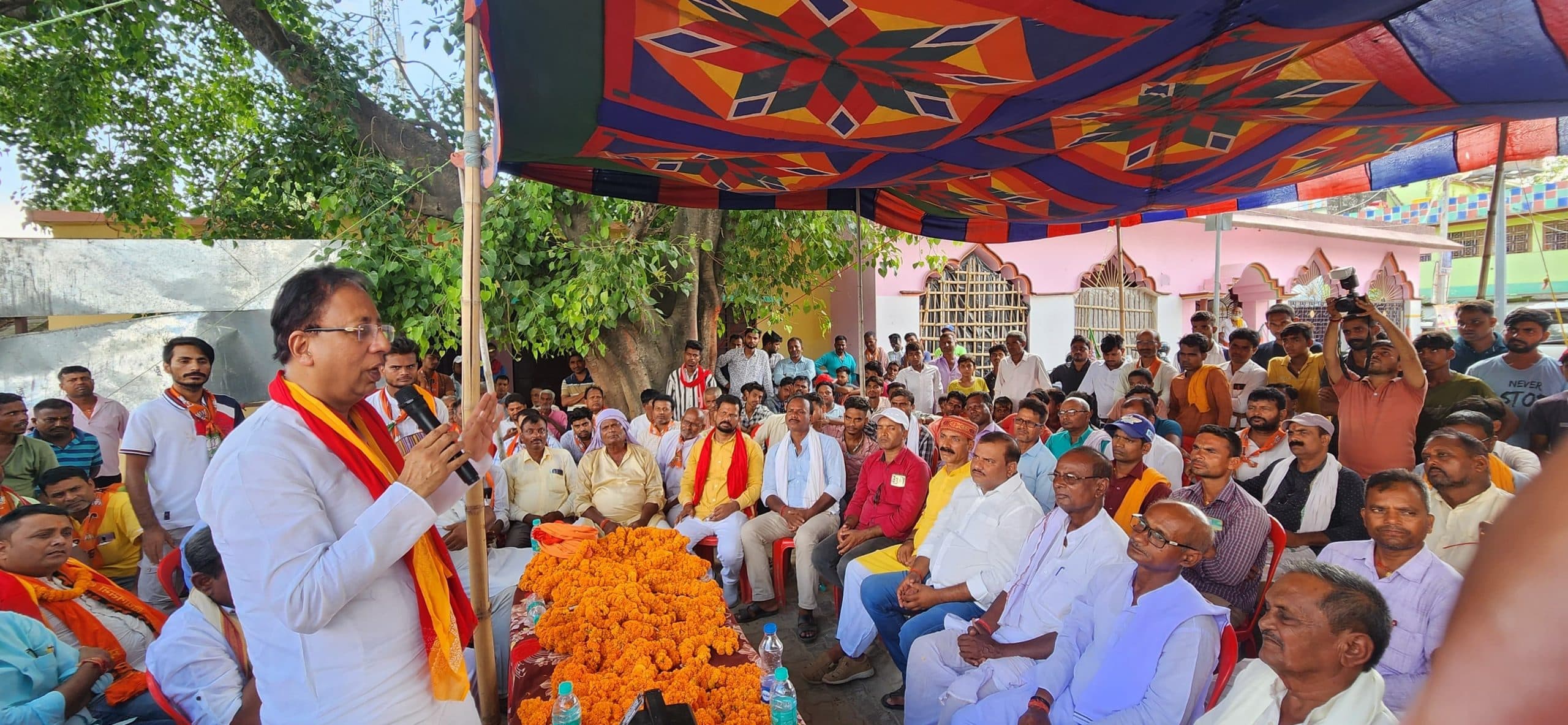 Motihari: जर्जर सड़क की निर्माण कार्य की स्वीकृति पर धन्यवाद सभा का आयोजन