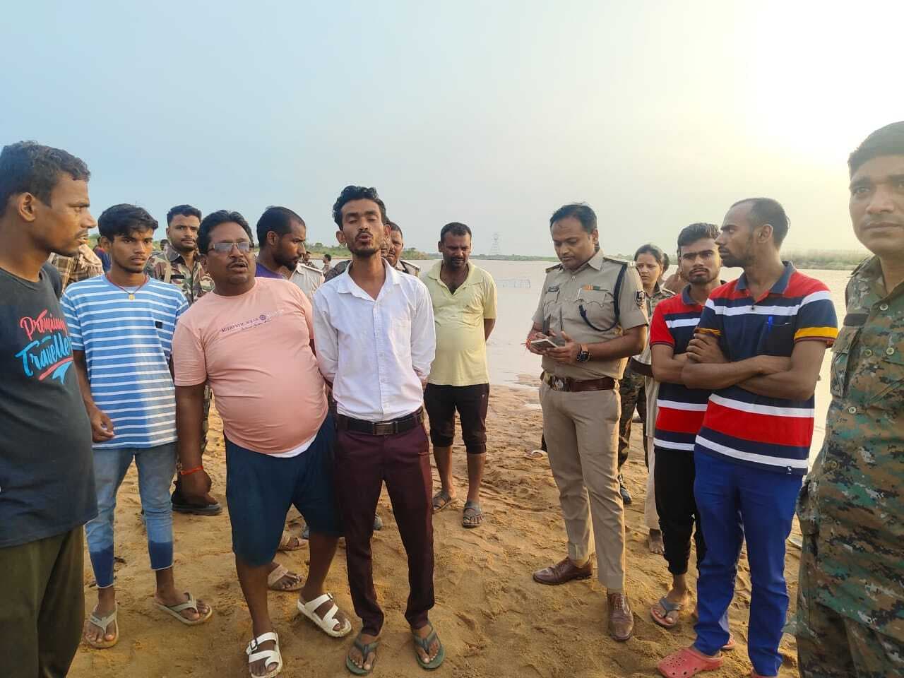 सोन नदी पार करते समय वृद्ध लापता, तलाश जारी