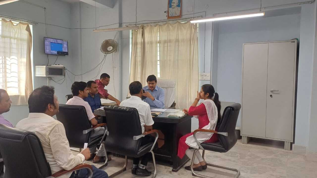 मतदाता सूची गहन पुनरीक्षण का कार्य का डीएम ने किया स्थलीय निरीक्षण