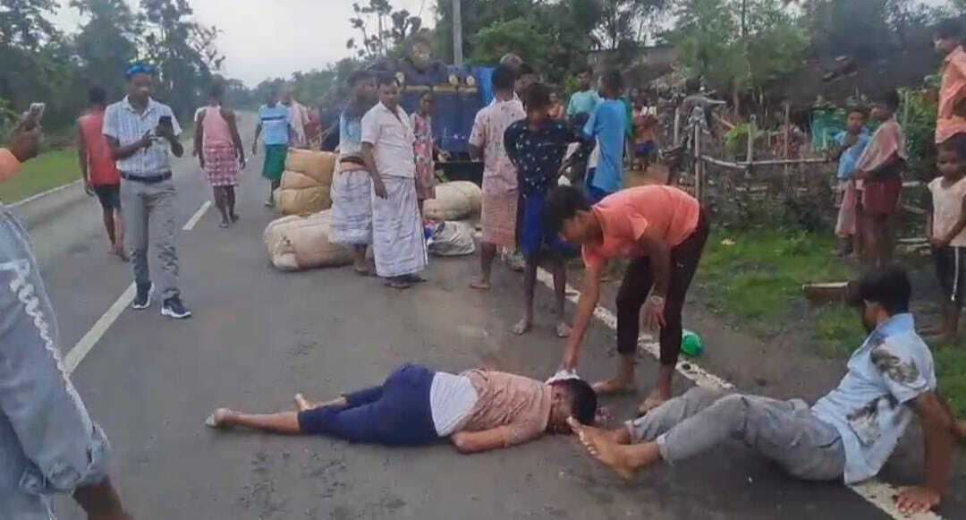 हिरणपुर हटिया जा रहा टेंपो पलटा, एक की मौत, चालक सहित तीन घायल