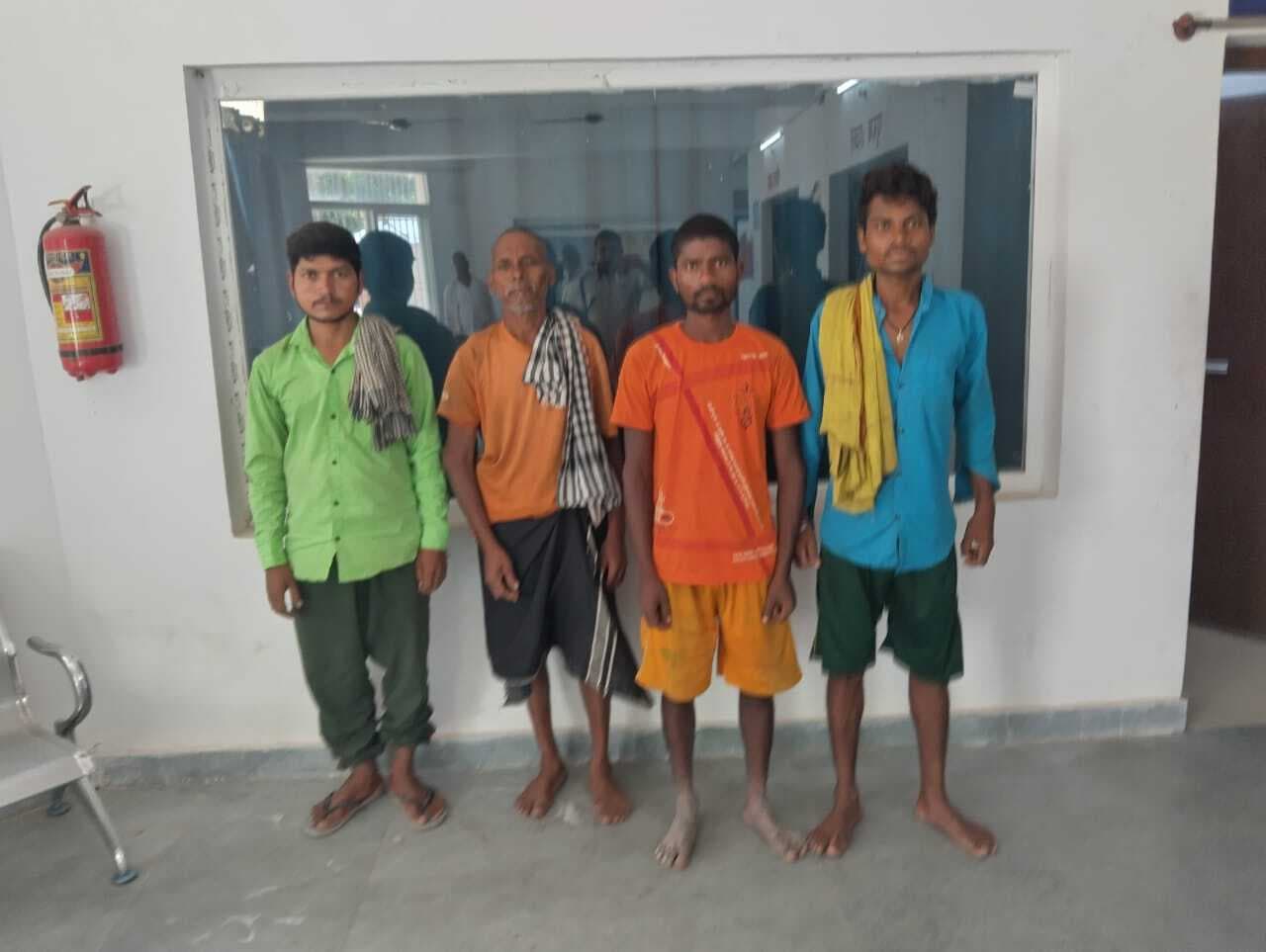 30 लीटर देसी शराब के साथ चार तस्कर गिरफ्तार