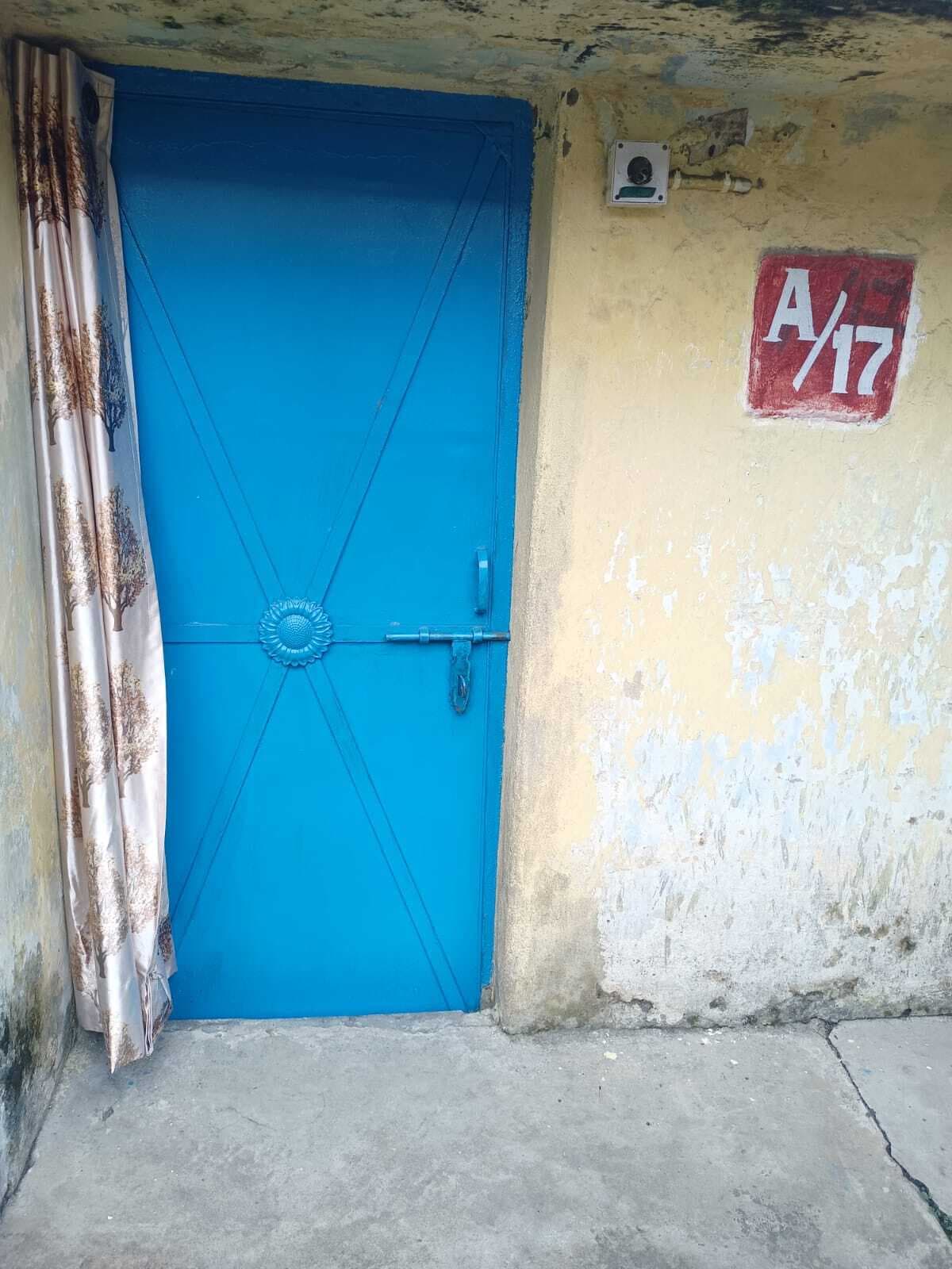 खलारी के करकट्टा-विश्रामपुर कॉलोनी में पांच क्वार्टरों में चोरी