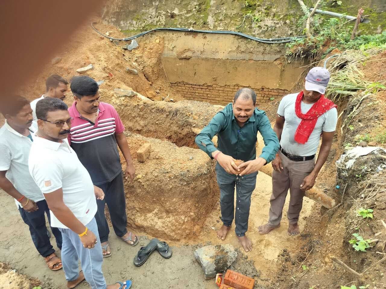 धमधमिया में सीसीएल सीएसआर से बनेगा सार्वजनिक शौचालय