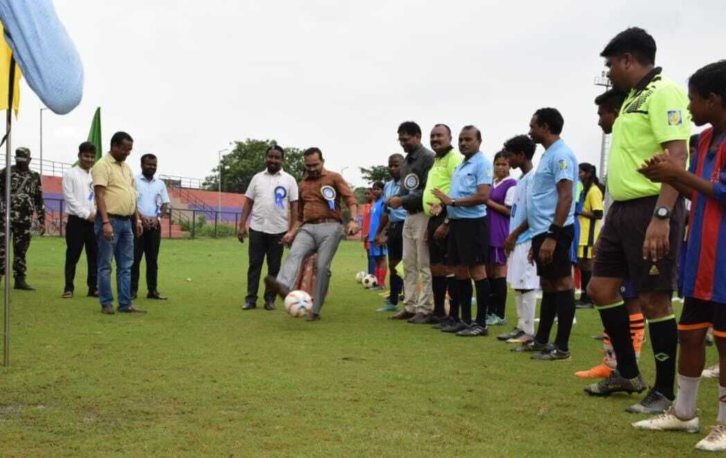 Seraikela Kharsawan News : अंडर-17 बालिका वर्ग: यूएचएस नेटो ने केजीवीबी ईचागढ़ को हरा बना चैंपियन