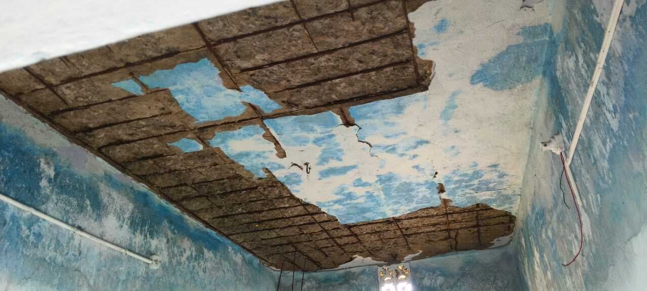 Seraikela Kharsawan News : पारगामा पंचायत भवन की छत बारिश में गिरी