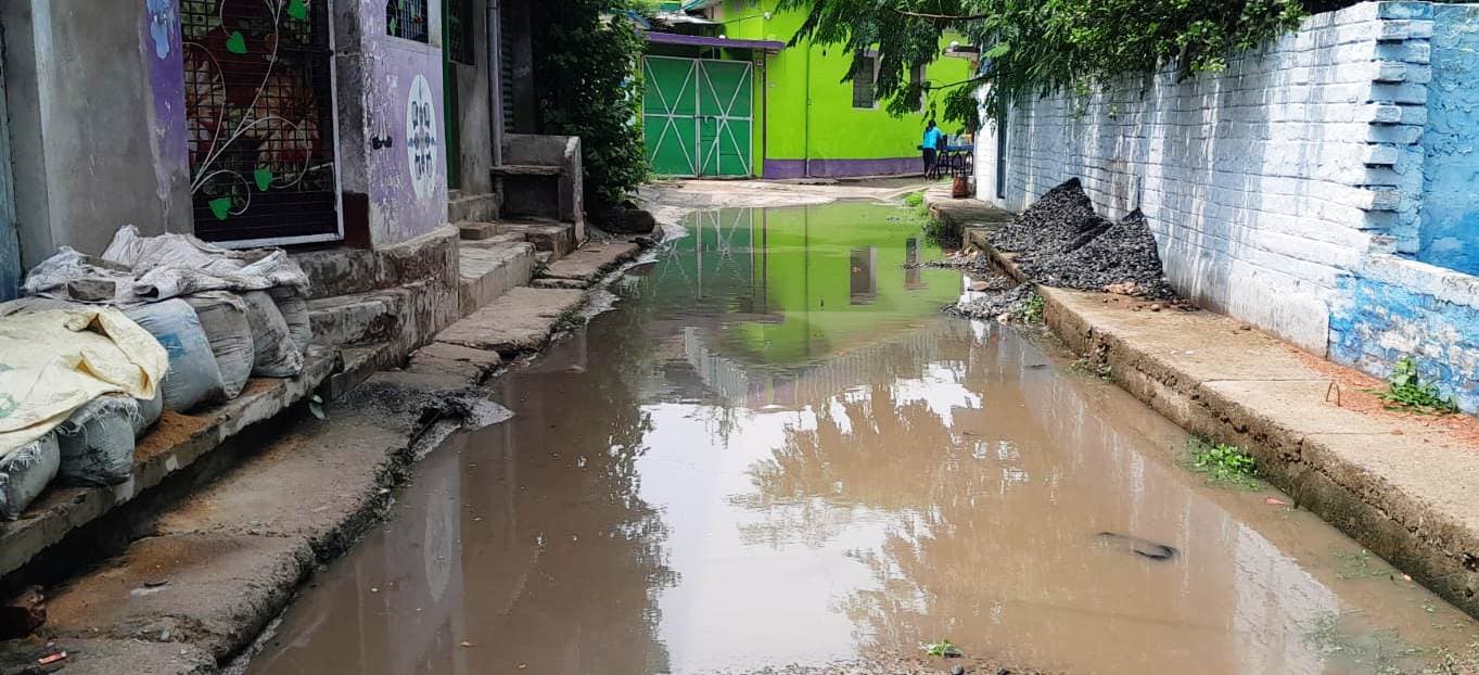 बॉक्स नाला से नहीं हो रही बारिश के पानी की निकासी