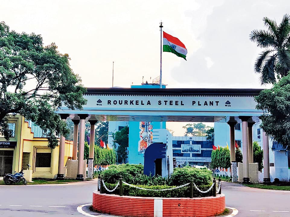 Rourkela News: आरएसपी में 2025-26 की पहली तिमाही में अब तक का सर्वश्रेष्ठ क्रूड स्टील उत्पादन दर्ज