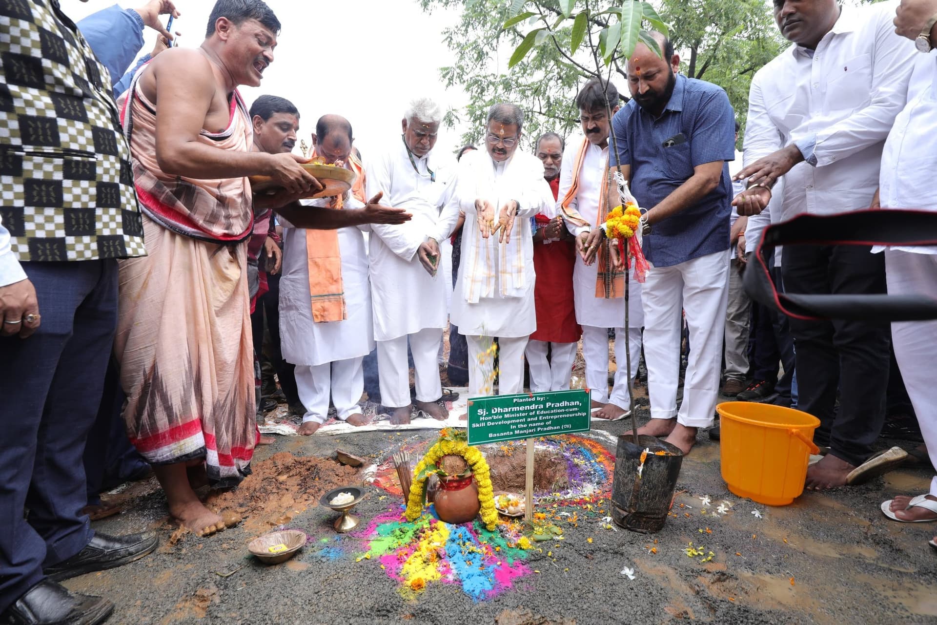 Bhubaneswar News: अनुगूल में अगले 10 वर्षों तक प्रतिवर्ष लगाये जायेंगे 10 लाख पौधे