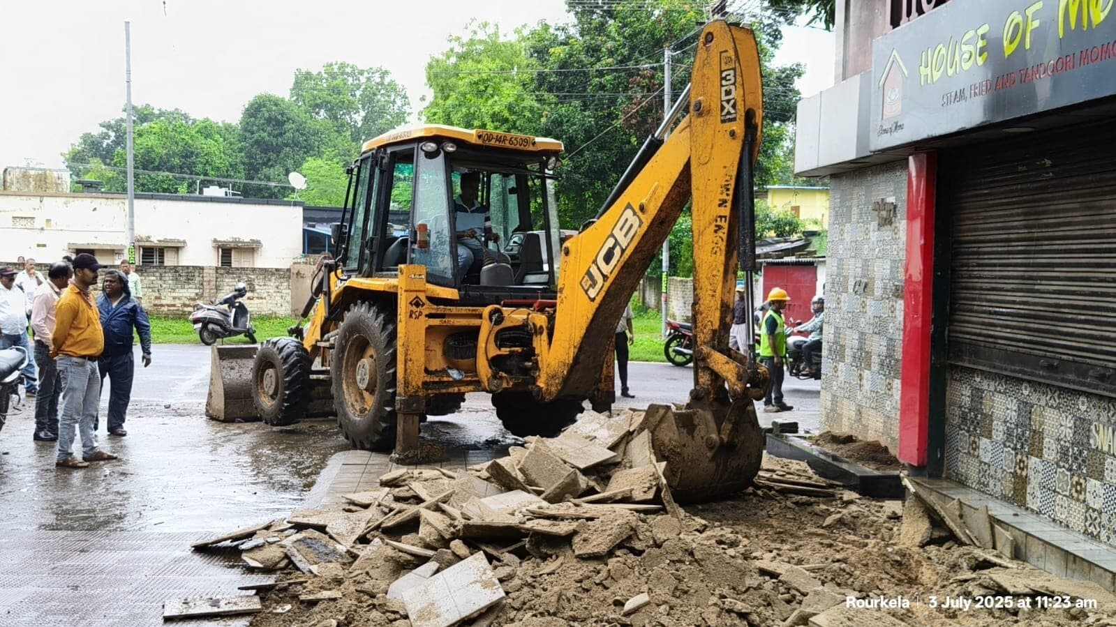 Rourkela News: हाइकोर्ट के आदेश पर आरएसपी ने लीला होटल को किया सील, अनधिकृत कब्जा हटाया