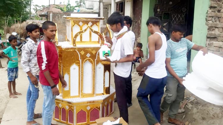 हिंदू कलाकार बिना मेहनताना लिये बना रहे ताजिया, भाईचारा और एकता की मिसाल बना मुहर्रम का पर्व