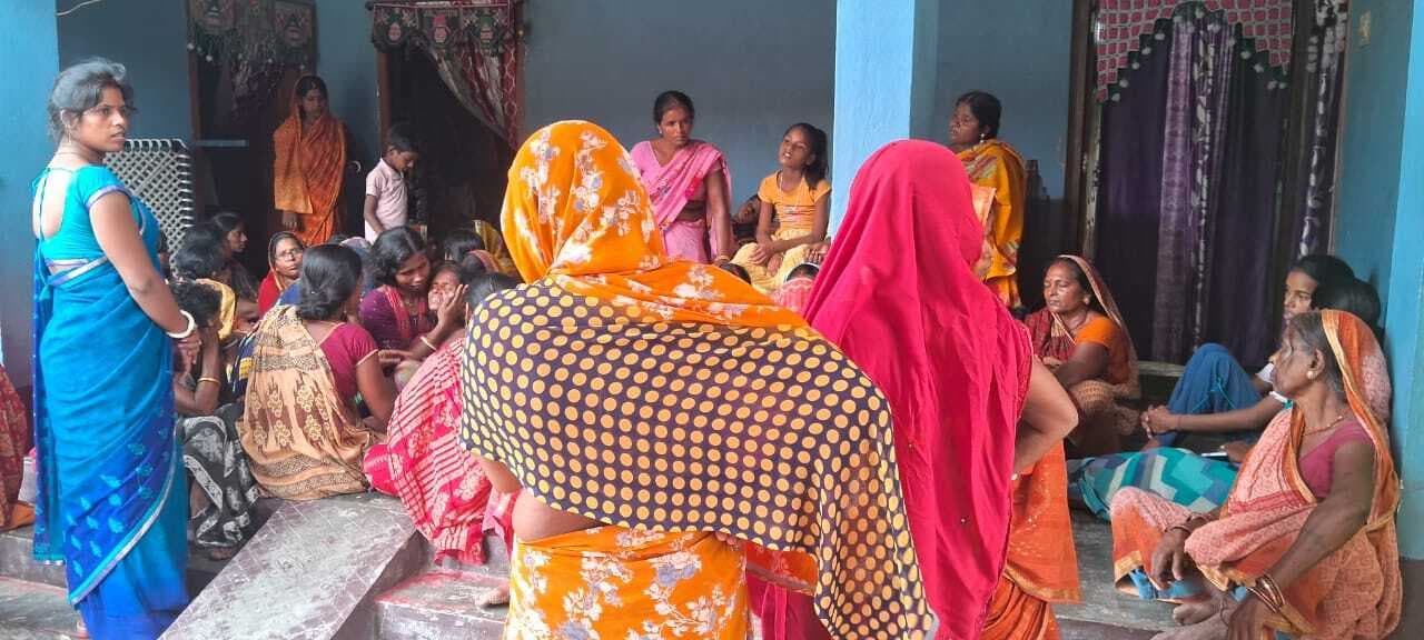 hajipur news. ट्रक की टक्कर से बाइक सवार राजमिस्त्री की मौत