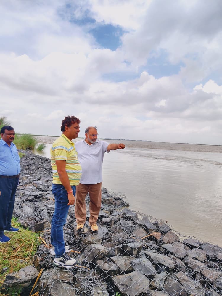 कोपरिया से फनगो तक नदी किनारे बिछेंगे ब्लास्ट, बढ़ रहा हैं फनगो के पास जलस्तर