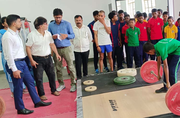 खेल भवन सह व्यायामशाला में सस्ते दर पर जिम की सुविधा