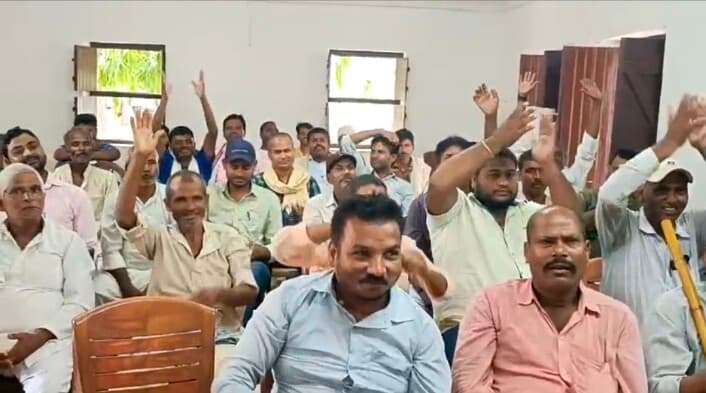 जनप्रतिनिधियों का फूटा आक्रोश, प्रखंड स्तरीय बैठकों के बहिष्कार का निर्णय