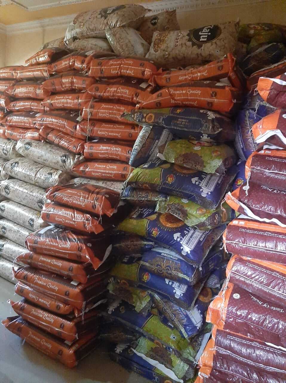 चोरी का 274 बोरा चना दाल व अनाज जब्त, दो आरोपी गिरफ्तार