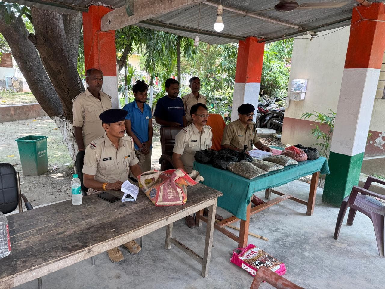 Samastipur News:साढ़े आठ किलो गांजा के साथ दो तस्कर गिरफ्तार