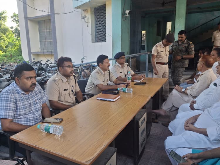 Motihari: आपसी भाईचारा व सामुदायिक सौहार्द के साथ मनायें मुहर्रम : डीएपी